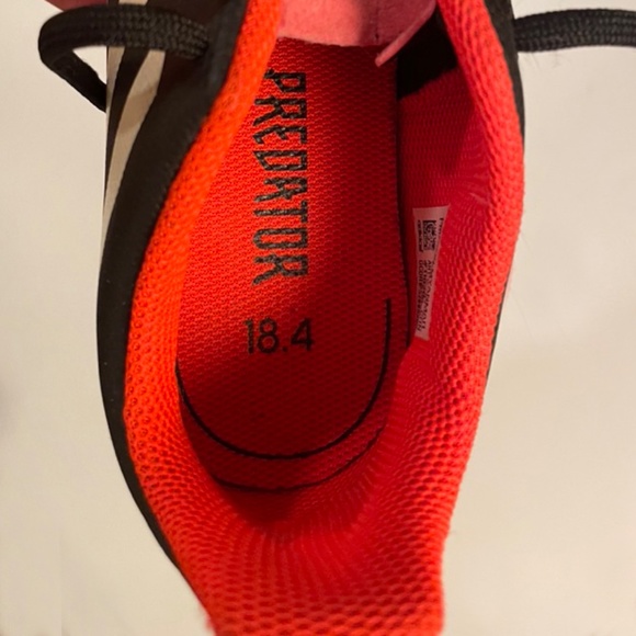 ADIDAS Flexible Ground Predator 18.4 (unisex-child) Soccer Cleats / Shoes - Picture 10 of 12